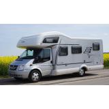 キャンピングカー